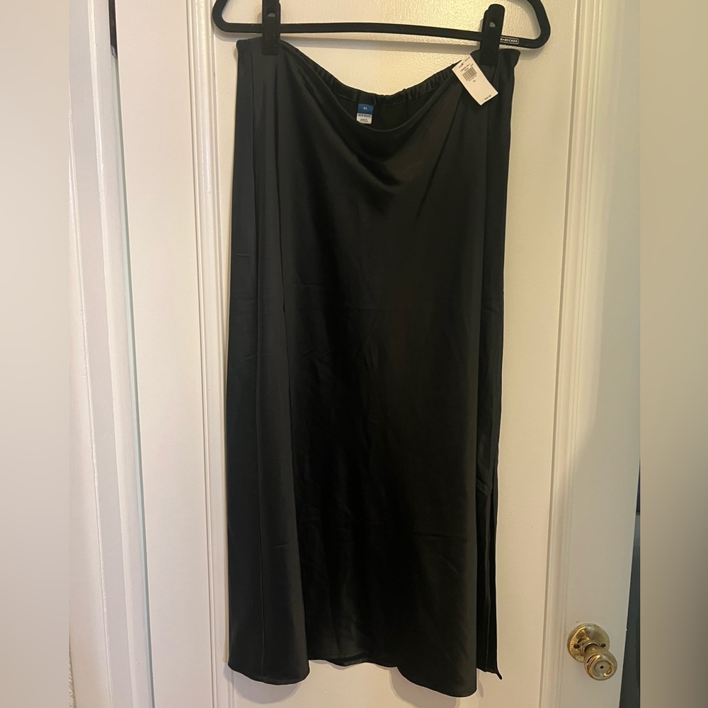 Old Navy Elegant Black Maxi Skirt NWT